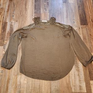 DO+BE Cold Shoulder Top